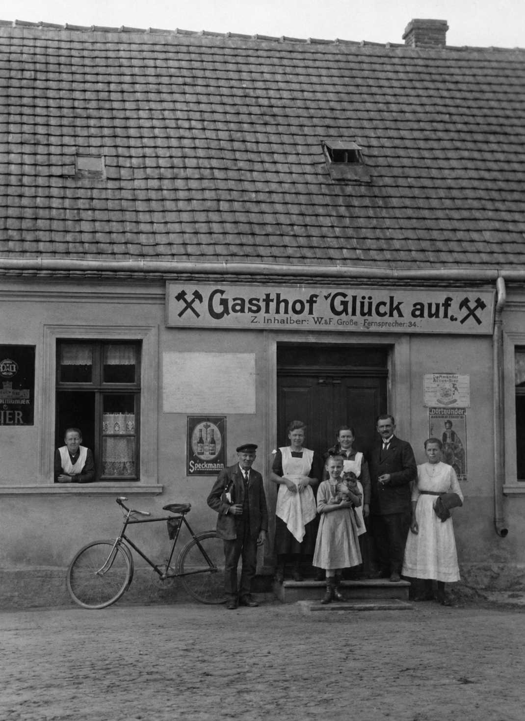 Historische Aufnahme des Gasthofs Glück auf in Bräsen